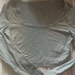 Long sleeve Gray top